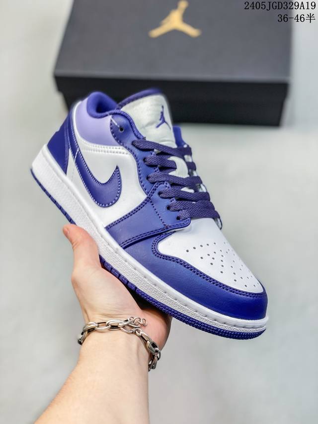 乔丹 Air Jordan 1 Low Aj1 乔1 低帮复古文化篮球鞋 货号：Fn5214 131 完美品质出货 细节如图所示 鞋面切割工整 冲孔整齐干净 中