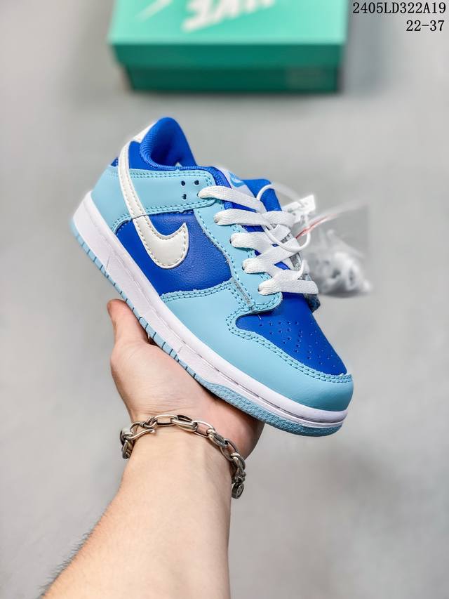 童鞋耐克nike Sb Zoom Dunk Low 板鞋 系列经典百搭休闲运动板鞋 鞋舌的填充，使舒适性大大提升，同时也更方便穿脱中底部分则加入了脚感柔软舒适z