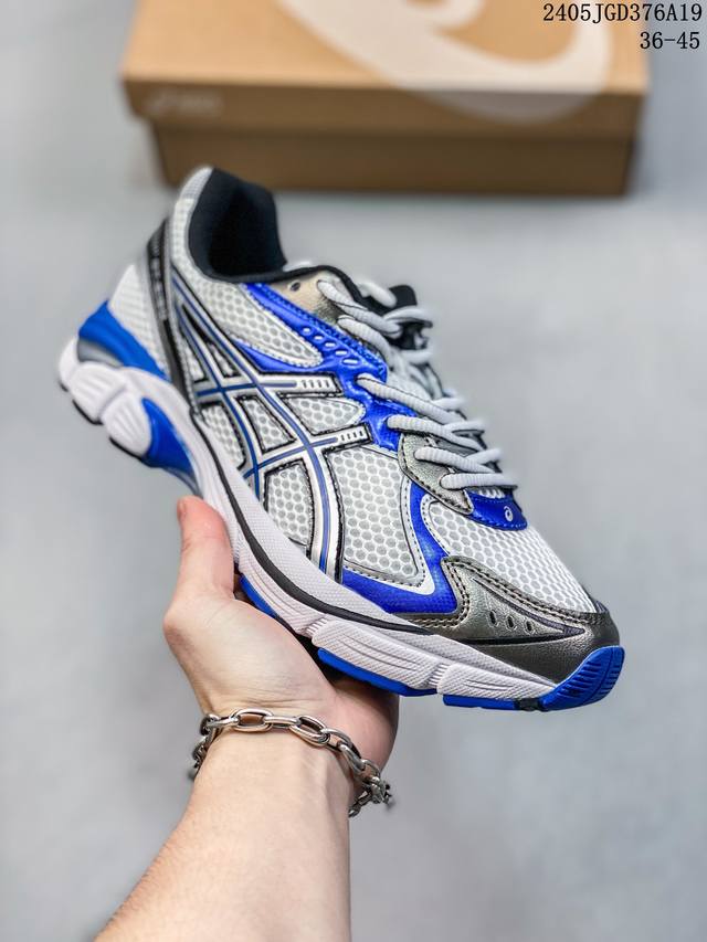 Asics Gt-2160 亚瑟士运动休闲透气专业跑鞋 鞋面的包裹性 延展性相当好 鞋头位置双层镂空能保证一定的透气性 鞋底柔软也能够兼具支撑性 采用经典鞋型