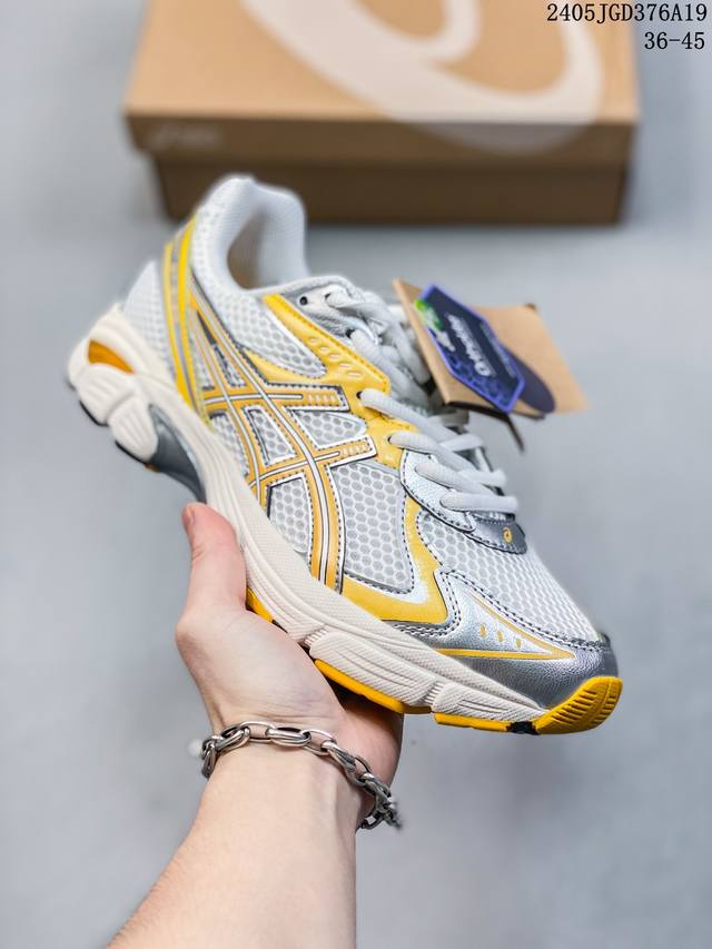 Asics Gt-2160 亚瑟士运动休闲透气专业跑鞋 鞋面的包裹性 延展性相当好 鞋头位置双层镂空能保证一定的透气性 鞋底柔软也能够兼具支撑性 采用经典鞋型