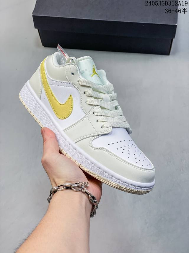 真标带半码 耐克nike Air Jordan 1 Mid“ Aj1 乔1代 乔丹一代低帮经典复古文化休闲运动篮球鞋采用荔枝纹头层皮与牛剖革鞋面材质#中底注胶孔