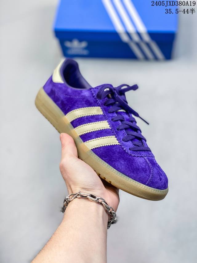 公司级阿迪达斯 Adidas 德训鞋系列 清新 马卡龙 造型！阿迪达斯全新三叶草 Bermuda 运动板鞋悄悄上架！近期，Adidas Originals Be