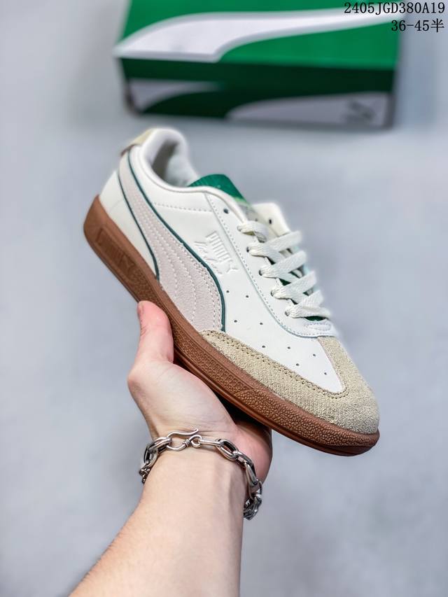 Puma Suede Xl 百搭单品 简约大方的造型设计，给人以随性休闲的时尚格调，穿着舒适轻便，运动灵活自如，满足日常个性穿搭 货号：395205 02 尺码