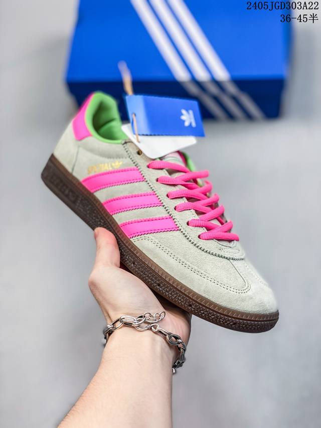 Adidas Ordinals Handball Spzl 红粉 此款鞋采用近几年比较流行的版型设计，外观时尚大气。鞋底采用耐磨的材质，穿上它，让您感觉到舒适的