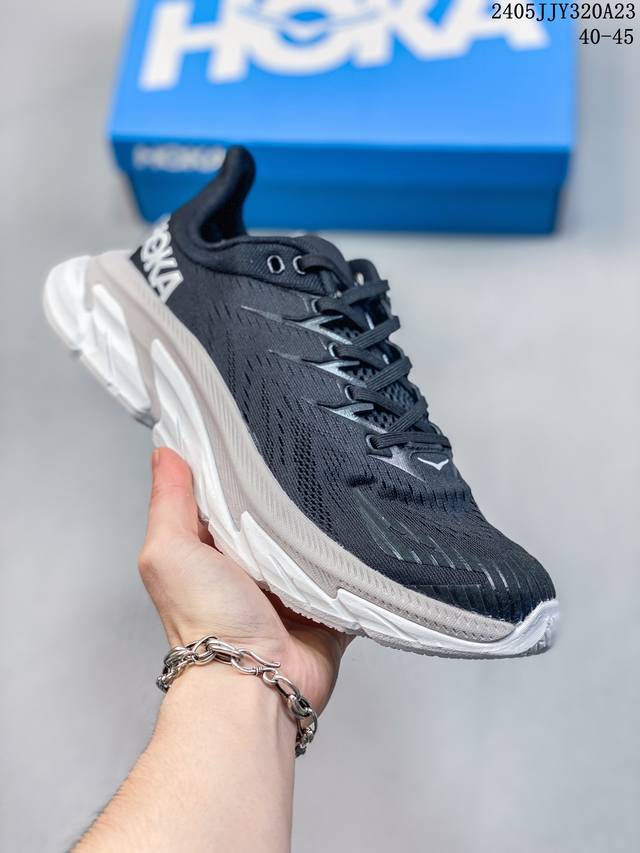 Hoka Clifton 8 Wide 轻盈系列缓震透气跑鞋 #新系列中底依旧是经典的模压eva材料，同时做到了重量更轻，在重新调教后的全新中底泡棉比上一代更轻