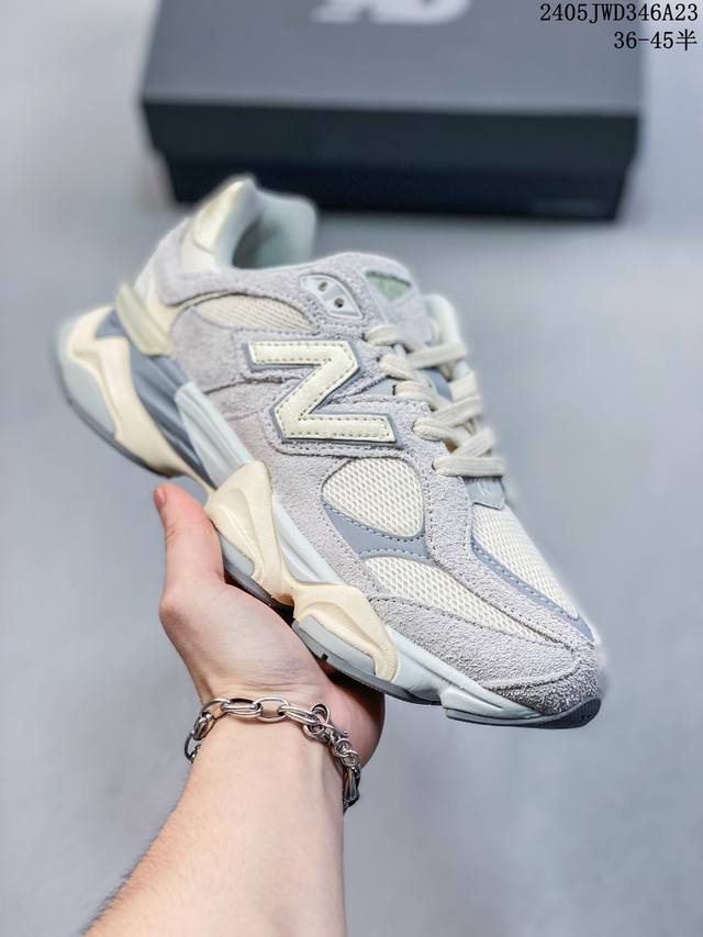 New Balance Nb 9060 复古单品 鞋款灵感源自设计师本人对夏日的怀日回忆。鞋面大身由空间双格及磨砂鞋面拼接而生，配以柔和、温暖的粉橘色调，夏日氛