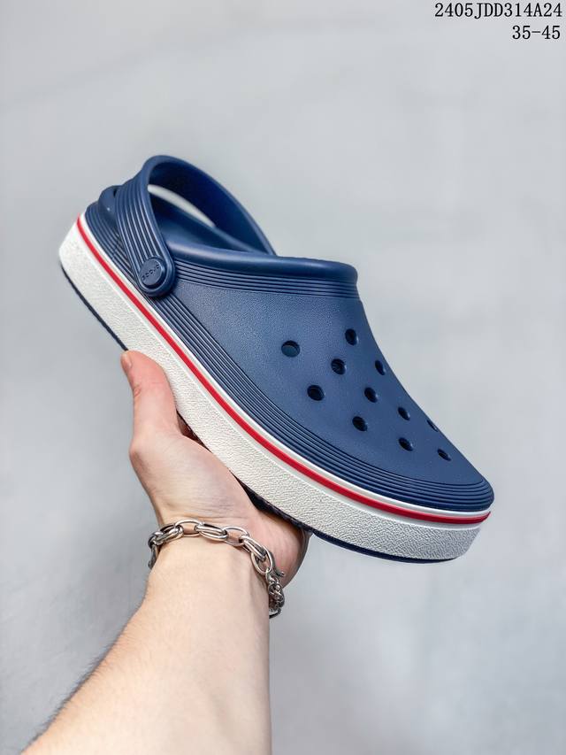 Crocs 卡骆驰 原厂代工追单品，鞋底采用耐磨树脂材质，高成本一次爆炸鞋底模杨幂代言款，风靡全球的四季皆宜的鞋品美国休闲鞋履品牌crocs卡骆驰 Classi