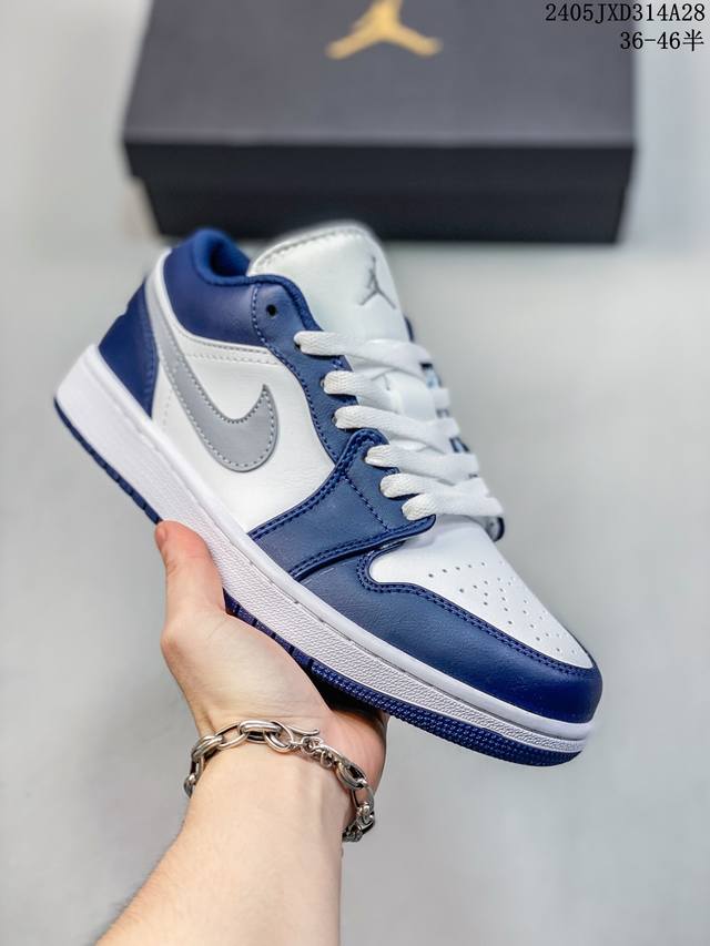 公司级air Jordan 1 Low Aj1乔1低帮休闲板鞋 同步官方配色 市场唯一独家头层皮打造 原鞋原档案开发 原厂皮料 原档冲孔鞋头 正确满胶鞋垫 四线