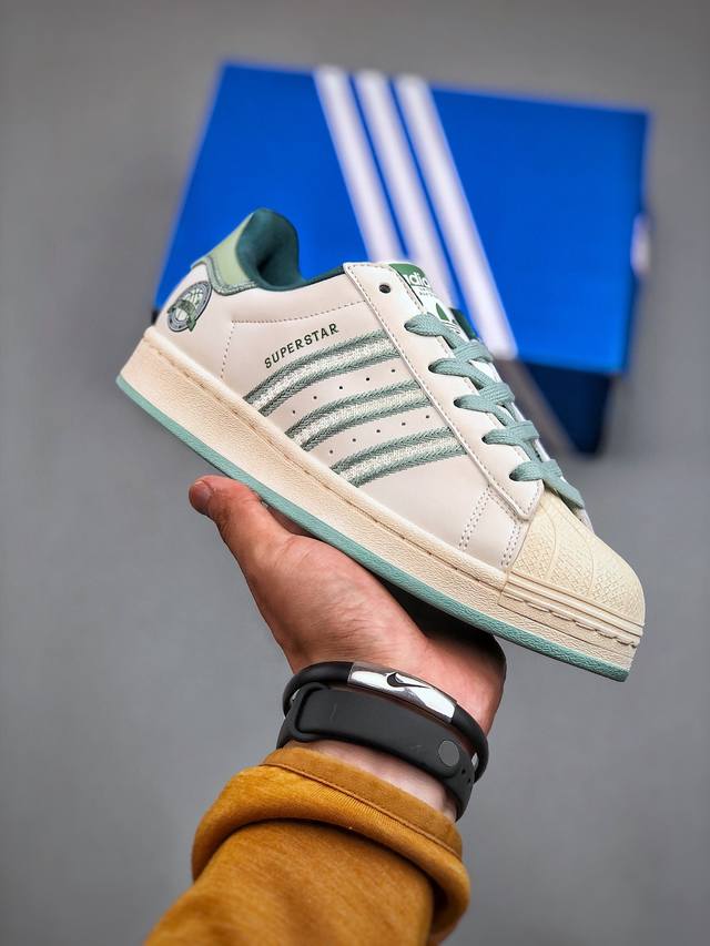 Adidas Originals Superstar W 渠道正品订单 诠释市场最高工艺水平贝壳头经典小白板鞋 专柜上架同步配色全鞋进口头层皮料打造。区别市面普