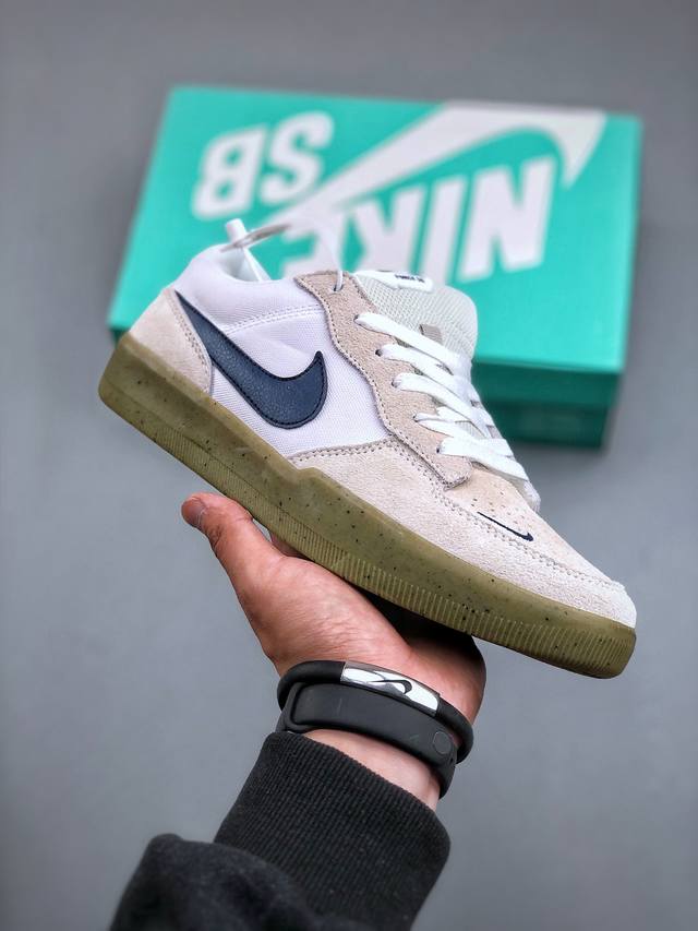 Nike Sb Force 58 男 女滑板鞋采用包边设计经久耐穿 硫化结构则有效提升灵活性穿上这款创意力作 助你耀动街头采用帆布和翻毛皮组合材料 融入打孔设计