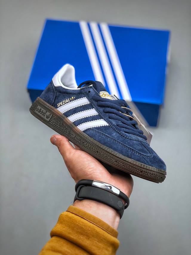 Adidas Handball Spezial 烫金 平底室内足球风复古休跑鞋工匠精神 牛筋耐磨大底 承载青春情怀货号：Bb6094 尺码：36-45 半