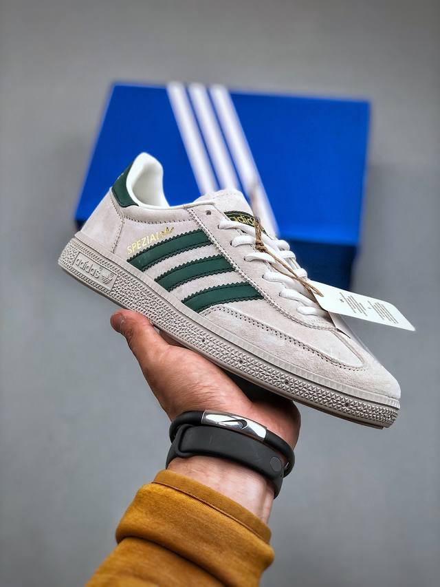 Adidas Handball Spezial 烫金 平底室内足球风复古休跑鞋工匠精神 牛筋耐磨大底 承载青春情怀货号：Bd7636 尺码：36-45 半