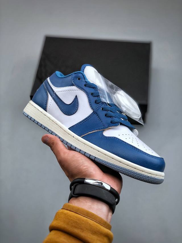 E Air Jordan 1 Low 白蓝 Aj1乔1低帮休闲板鞋原鞋原档案开发 原厂皮料 原档冲孔鞋头 正确满胶鞋垫 四线拉帮 原厂织唛标 货号：Fn5214