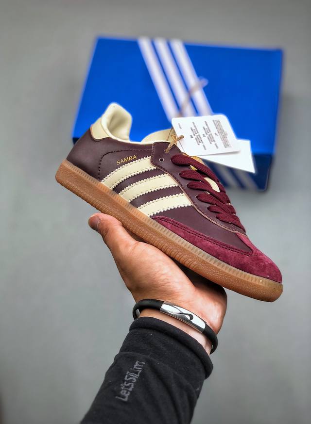 Adidas Originals Samba Og 桑巴舞系列绅士德训足球风百搭低帮休闲运动板鞋“酒红棕” 货号：Id0477 尺码：35.5-45 半