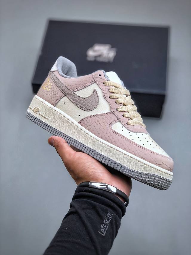 Nike Air Force 1 空军一号官方同步 原装级别 原楦头原纸板 打造纯正空军版型#专注外贸渠道 全掌内置蜂窝气垫 #原盒配件 原厂中底钢印、拉帮