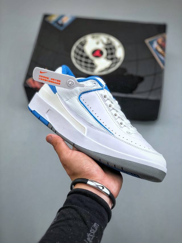 E Air Jordan Aj2 Low Sp 全新配色乔2芝加哥配色联名款篮球鞋 这双鞋还开创性的使用了透明材质来打造成中底粉化的效果相信即便是 Og 鞋头也