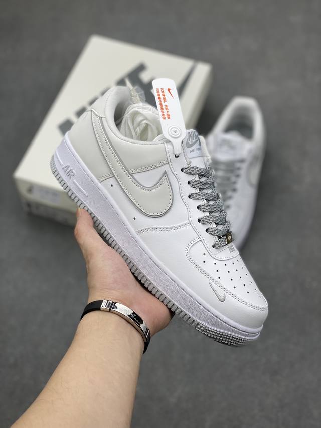 工厂套现福利特价 特价 原本地220版本 Nike Air Force 1 Low 空军一号低帮运动板鞋 Yz8115-006 尺码：36 36.5 37.5