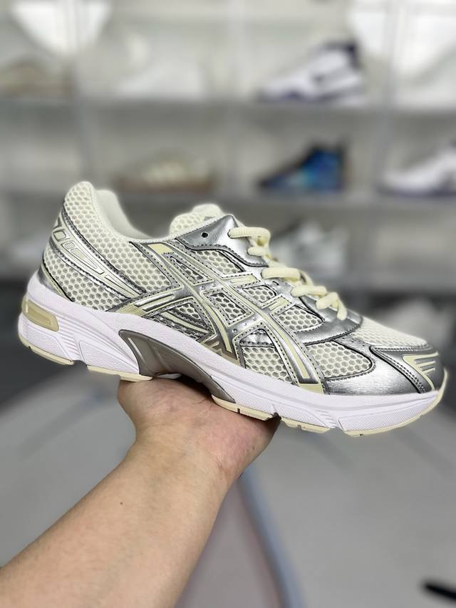 Y版纯原 Asics Gel-1130 舒适复古透气耐磨防滑 低帮 训练跑步鞋 女款 米银 此款gel-1130鞋面采用织物和合成革拼接材质，造型时尚。大底耐磨