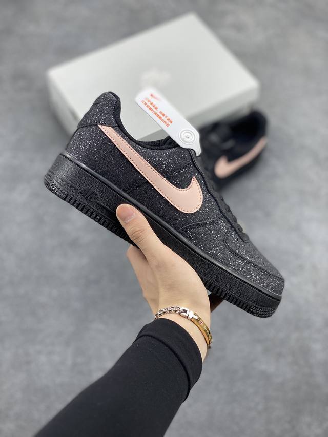 超级福利 核心特价 独家供货 长期补货 Nike Air Force 1 Low 黑粉满天星 原楦头原纸板 打造纯正空军版型 专注外贸渠道 全掌内置蜂窝气垫 原