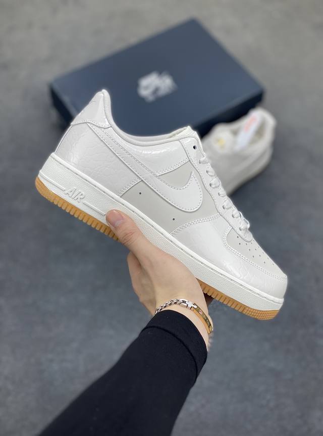 Nike Air Force 1 Low 米白奶油镜面生胶 原装级别 原楦头原纸板 打造纯正空军版型 专注外贸渠道 全掌内置蜂窝气垫 原盒配件 原厂中底钢印、拉