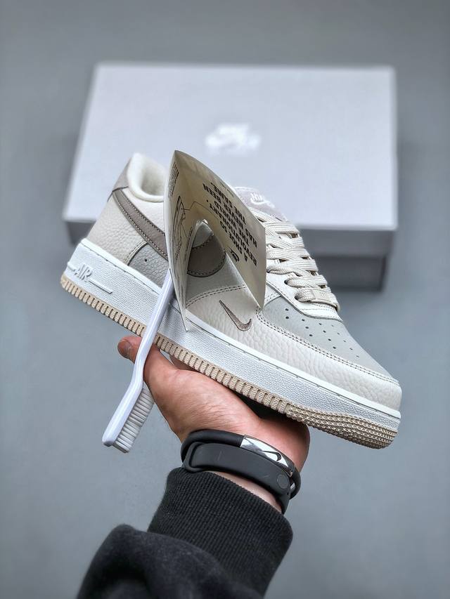 Hy版本 内置芯片，可扫码版，支持手机nfc识别！ 纯原级别nike Air Force 1 Low 07 奶茶棕 小勾 原厂冲刀皮料切割干净 无任何毛边 清洁