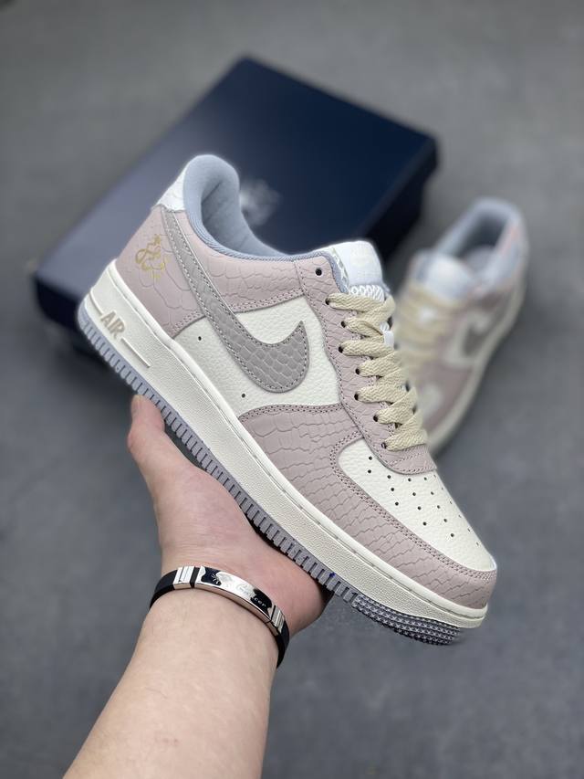 Nk Wmns Air Force 1 '07 Low White Python 空军一号经典低帮百搭休闲运动板鞋“白蟒蛇纹印花” 原楦头原纸板 打造纯正空军版