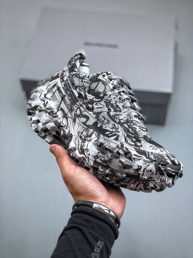 I8版balenciagai 巴黎世家 Defender 低帮 涂鸦印花 做旧黑白色 圆头系带轮胎鞋时尚夏古做旧低邦老爹鞋 不含皮革运动休闲鞋，尼龙和网布材质，