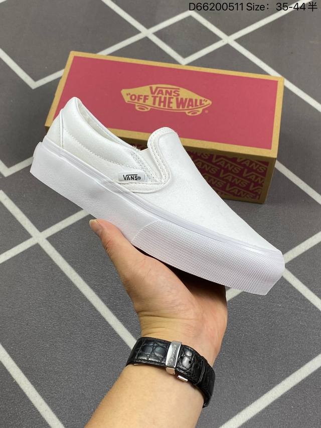 Vans Og Classic Slip-Og 酸洗复古 灰黑面包鞋 鞋款采用高锰酸钾等化学剥色 将洗后的布料制成雪花状的一种特殊工艺。酸洗图案最早起源于van