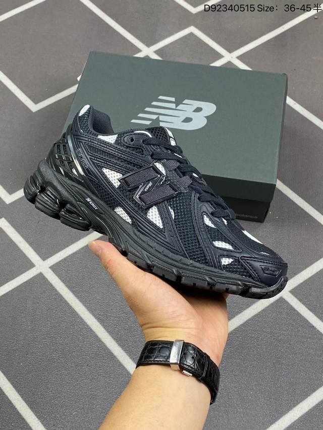 New Balance M1906系列复古单品宝藏老爹鞋款 公司级版本复古元素叠加 质感超级棒 楦版型材料细节做工精细 作为nb最经典的档案鞋型之一 与2002