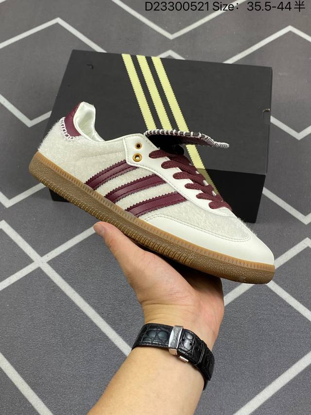 公司级 阿迪达斯 Adidas Samba新款 德训鞋 时尚休闲运动板鞋- Wales Bonner 的 Adidas Samba “Studded”亮相，Ad