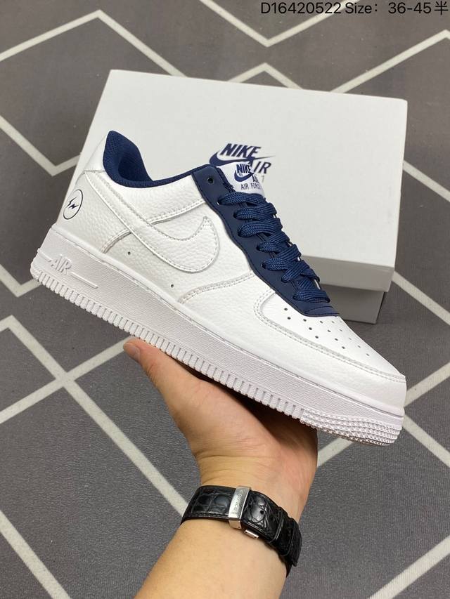 公司级air Force 1 ‘07 Low 原楦头原纸板 打造纯正空军版型 #专注外贸渠道 全掌内置蜂窝气垫 #原盒配件 原厂中底钢印、拉帮完美 官方同步上架