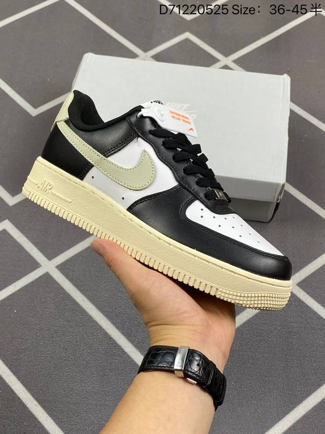 耐克 Nike Air Force 1 '07 Low 空军一号含气垫 低帮百搭厚底增高休闲运动板鞋。柔软、弹性十足的缓震性能和出色的中底设计，横跨复古与现代的