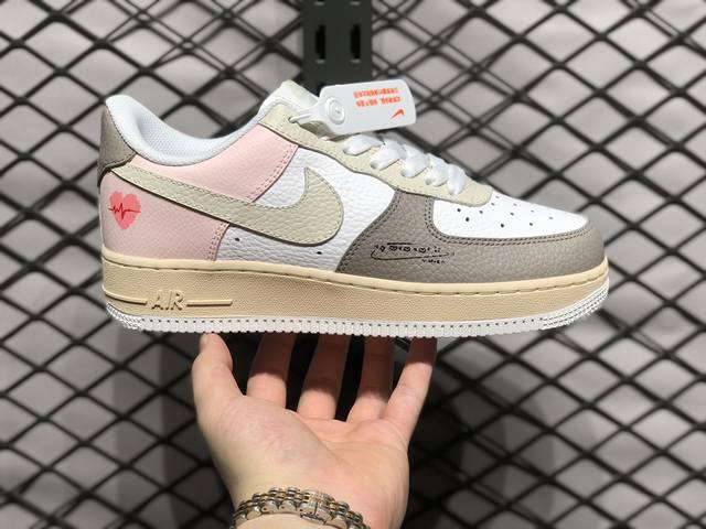 Air Force 1 Low 原装级别 原楦头原纸板 打造纯正空军版型专注外贸渠道 全掌内置蜂窝气垫 原盒配件 原厂中底钢印、拉帮完美 货号：Ty0301 2