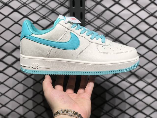 Air Force 1 Low 原装级别 原楦头原纸板 打造纯正空军版型专注外贸渠道 全掌内置蜂窝气垫 原盒配件 原厂中底钢印、拉帮完美 货号：Tp0096 2