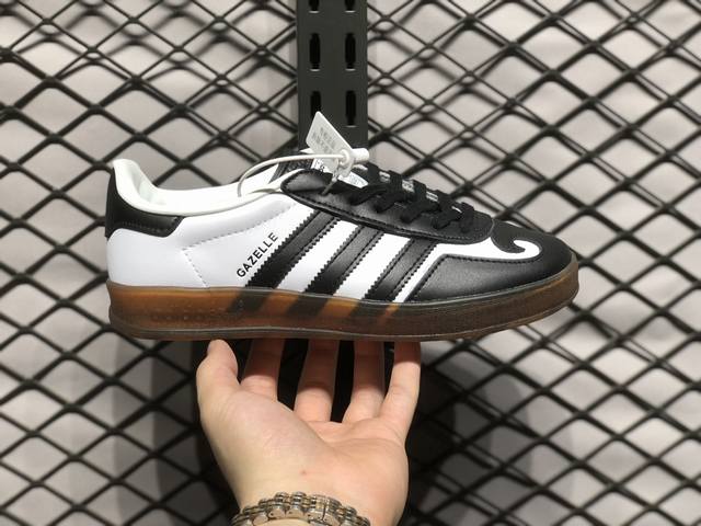 阿迪德训鞋adidas Originals Gazelle Indoor 三叶草休闲防滑耐磨低帮板鞋 鞋头出色设计 塑就出众贴合感 稳固的后跟贴合足