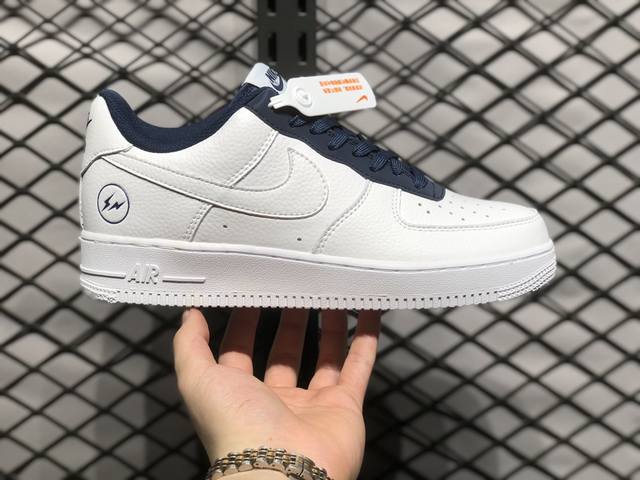 Air Force 1 Low 原装级别 原楦头原纸板 打造纯正空军版型专注外贸渠道 全掌内置蜂窝气垫 原盒配件 原厂中底钢印、拉帮完美 货号：Tt0801 6