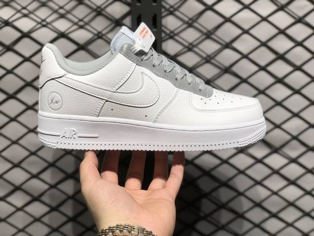 Air Force 1 Low 原装级别 原楦头原纸板 打造纯正空军版型专注外贸渠道 全掌内置蜂窝气垫 原盒配件 原厂中底钢印、拉帮完美 货号：Tt0801 6