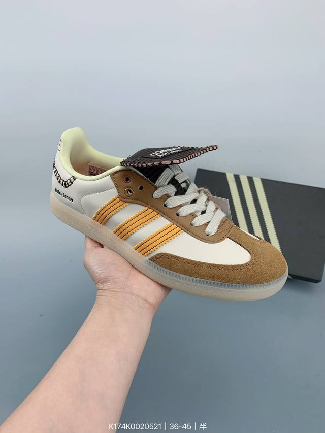 阿迪达斯 Adidas Wb Pony Tonal Samba 运动板鞋 经典三叶草与德训鞋结合 复古种草。2024年，是阿迪达斯samba之年。 Size：如