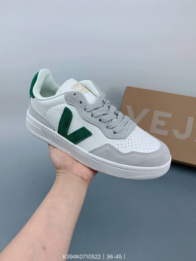 Veja V-10 低帮运动鞋 Size：如图 编码：K394K0710522