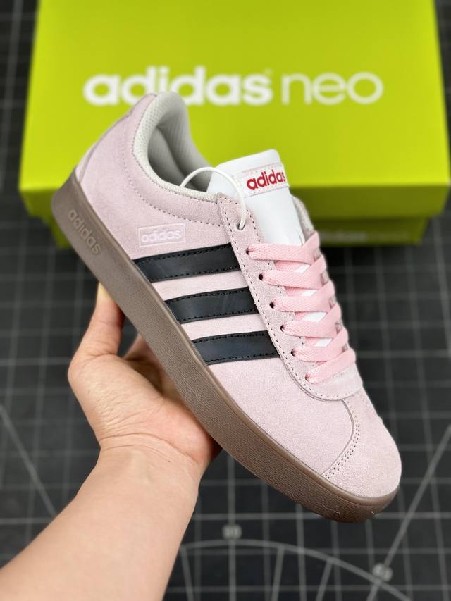 核心私 公司级adidas Neo Vl Court 2.0 百搭单品 绒面麂皮防滑耐磨轻便低帮板鞋 整双鞋以传统的低帮呈现的清新造型 鞋头优先头层反毛皮 包裹