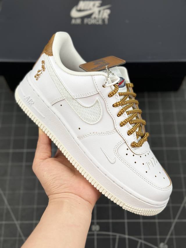 核心私 胜利女神装扮,耐克nike Air Force 1’07 Low 1972 Goddess Of Victory 空军一号经典低帮百搭休闲运动板鞋“白麻