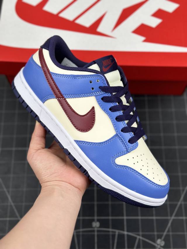 核心私 耐克nike Sb Dunk Low 白蓝红配色复古低帮休闲运动滑板板鞋 采用脚感柔软舒适zoomair气垫，有效吸收滑板等极限运动在落地时带来的冲击力