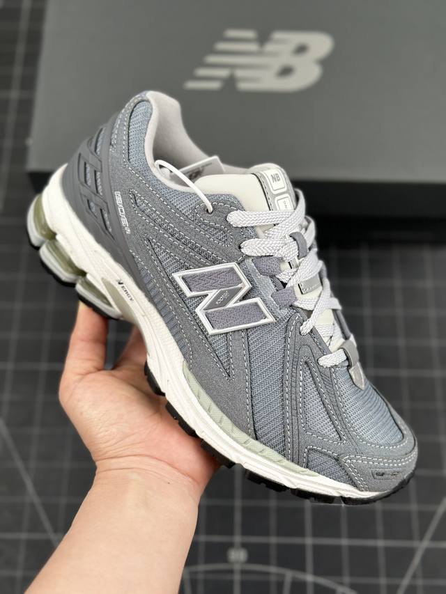 核心私 New Balance 1906系列复古老爹风休闲运动慢跑鞋 #采用轻质牛剖革拼接透气网眼衬垫织物鞋面材质 T-Beam大底提供足步弓支撑，保持步态稳定