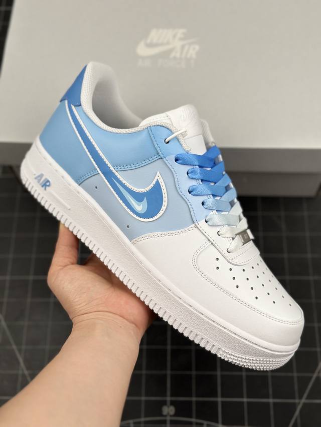 核心私 Nk Air Force 1‘07 Low 三色渐变 极简手绘 空军一号低帮休闲板鞋 #设计灵感来源于二次元漫画风，鞋面手绘渐变的蓝色色块，提升鞋面设计