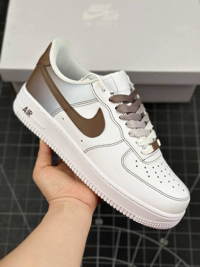 核心私 二次元主题 Nike Air Force 1 Low’07 渐变棕勾 空军一号低帮休闲板鞋 定制皮料 定制鞋盒 原楦原纸板 纯正空军版型 内置全掌气垫