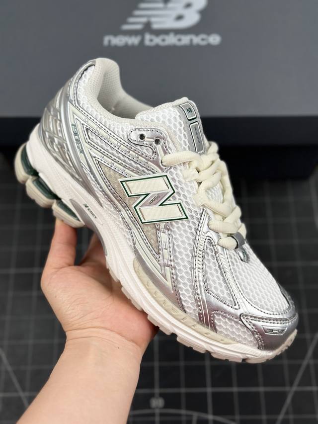 核心私 New Balance 1906系列复古老爹风休闲运动慢跑鞋 #采用轻质牛剖革拼接透气网眼衬垫织物鞋面材质 T-Beam大底提供足步弓支撑，保持步态稳定