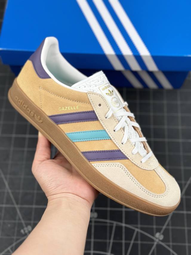 核心私 Adidas Originals Gazelle Indoor 百搭单品 三叶草复古防滑耐磨低帮板鞋 自1960年代发售以来，“Gazelle”系列凭借