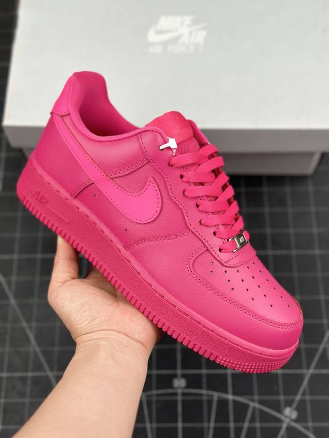 核心私 公司级耐克nike Air Force 1 Low 多巴胺骚粉 空军一号低帮百搭休闲运动板鞋 柔软、弹性十足的缓震性能和出色的中底设计，横跨复古与现代的