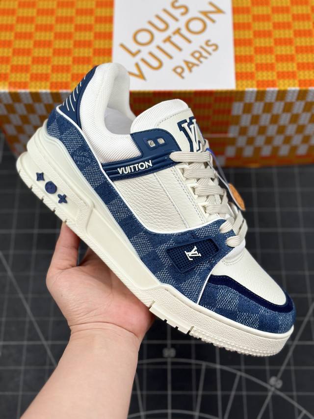 核心私 顶级版本 Lv-路易-威登trainer 2024走秀最新款 原版1：1开发复刻！！上脚非常舒适 做工精细 鞋面由意大利进口小牛皮拼接，侧边饰有品牌lo