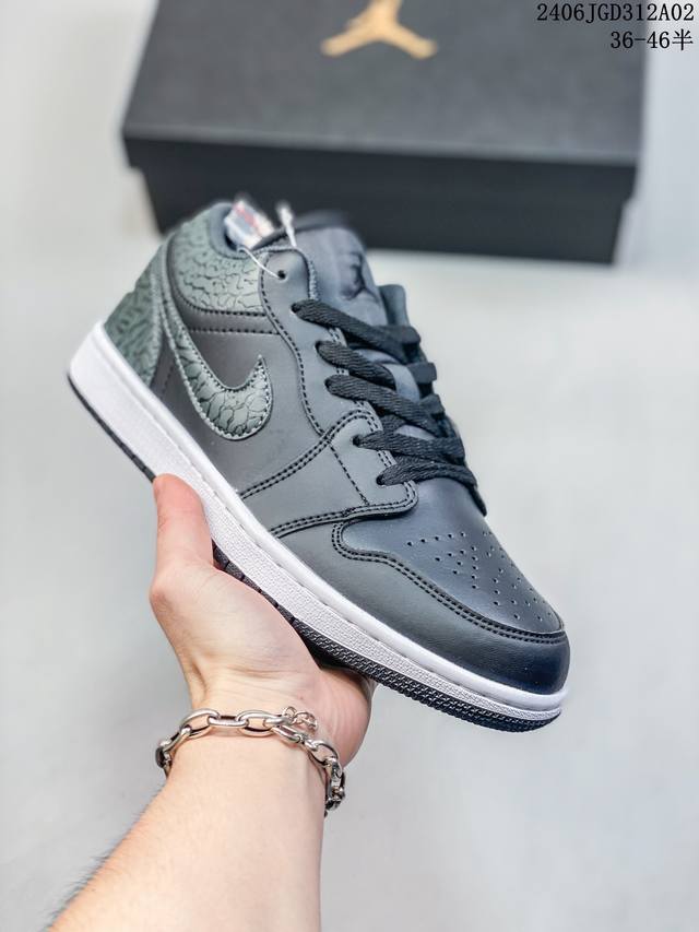 头层公司级真标带半码！ 耐克nike Air Jordan 1 Mid“ Aj1 乔1代 乔丹一代低帮经典复古文化休闲运动篮球鞋采用荔枝纹头层皮与牛剖革鞋面材质